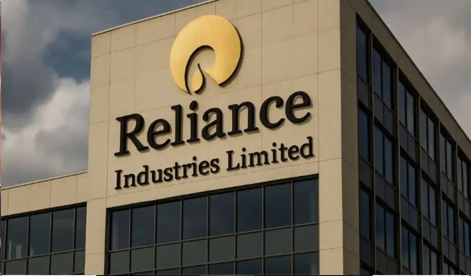 Smart Money Quietly Lost Faith in Reliance Share! Did You Notice?